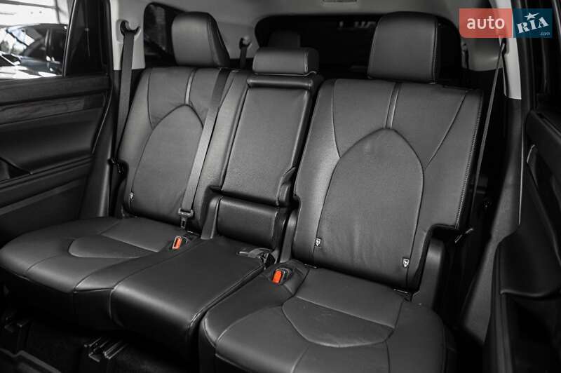 Внедорожник / Кроссовер Toyota Highlander 2024 в Одессе