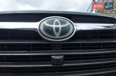 Внедорожник / Кроссовер Toyota Highlander 2014 в 