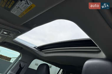 Позашляховик / Кросовер Toyota Highlander 2023 в 