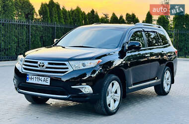 Позашляховик / Кросовер Toyota Highlander 2012 в 