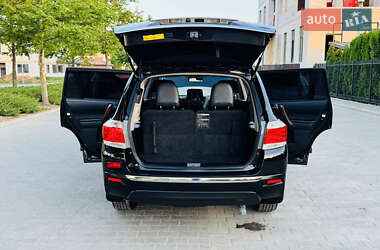 Позашляховик / Кросовер Toyota Highlander 2012 в 
