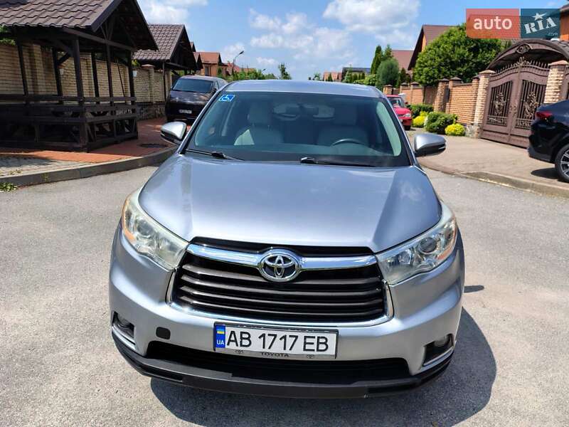 Позашляховик / Кросовер Toyota Highlander 2014 в 