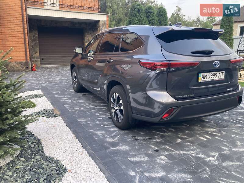 Внедорожник / Кроссовер Toyota Highlander 2022 в Житомире