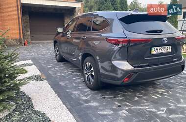 Внедорожник / Кроссовер Toyota Highlander 2022 в 