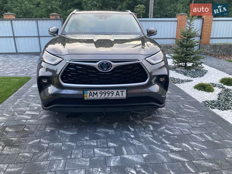 Внедорожник / Кроссовер Toyota Highlander 2022 в Житомире