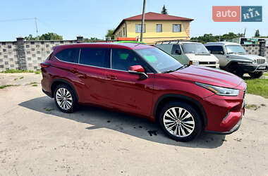 Внедорожник / Кроссовер Toyota Highlander 2020 в 