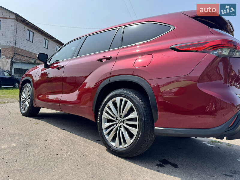 Внедорожник / Кроссовер Toyota Highlander 2020 в Ровно