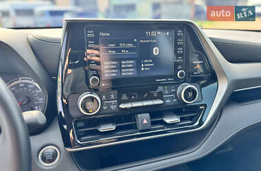 Внедорожник / Кроссовер Toyota Highlander 2020 в 