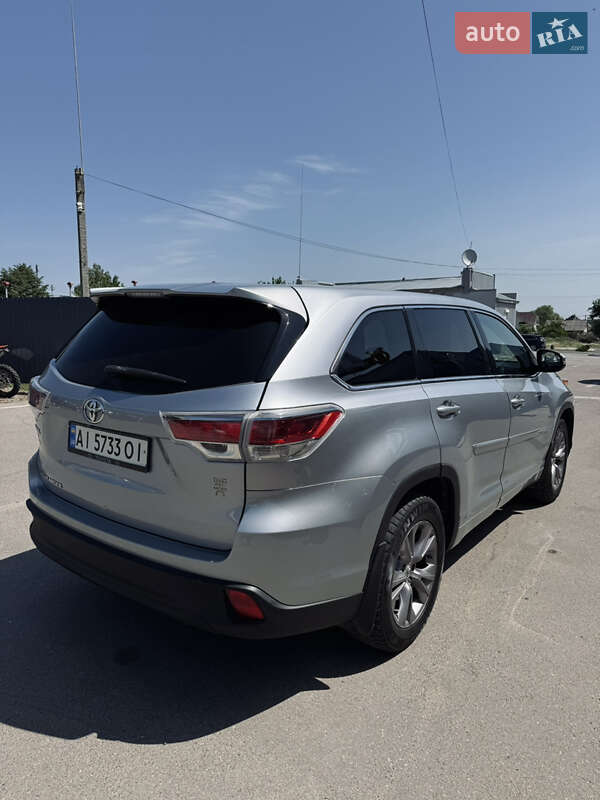Внедорожник / Кроссовер Toyota Highlander 2014 в Каменке