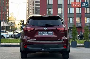 Внедорожник / Кроссовер Toyota Highlander 2014 в 