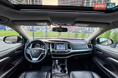 Внедорожник / Кроссовер Toyota Highlander 2014 в 