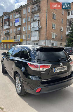 Внедорожник / Кроссовер Toyota Highlander 2015 в 