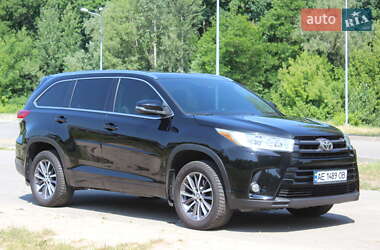 Внедорожник / Кроссовер Toyota Highlander 2017 в 