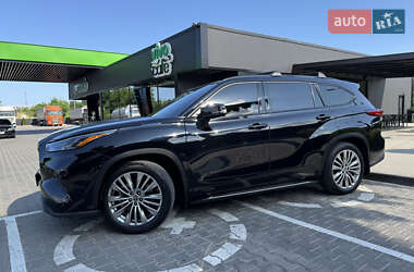 Позашляховик / Кросовер Toyota Highlander 2022 в 