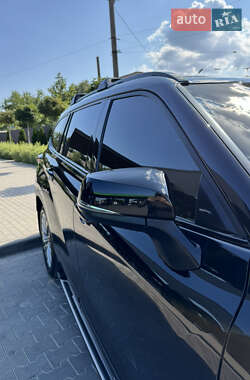 Позашляховик / Кросовер Toyota Highlander 2022 в 