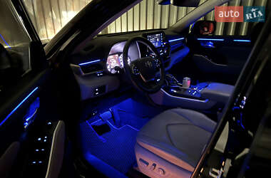 Позашляховик / Кросовер Toyota Highlander 2022 в 