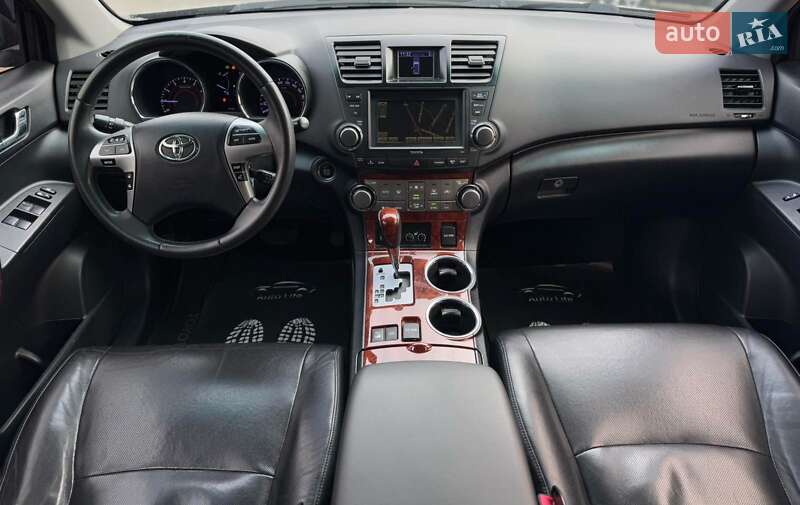 Позашляховик / Кросовер Toyota Highlander 2013 в Ужгороді