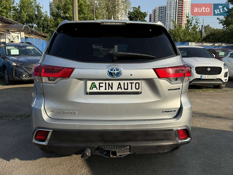 Внедорожник / Кроссовер Toyota Highlander 2018 в Киеве