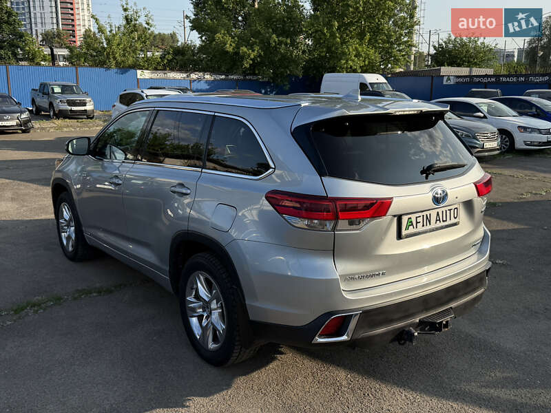 Внедорожник / Кроссовер Toyota Highlander 2018 в Киеве
