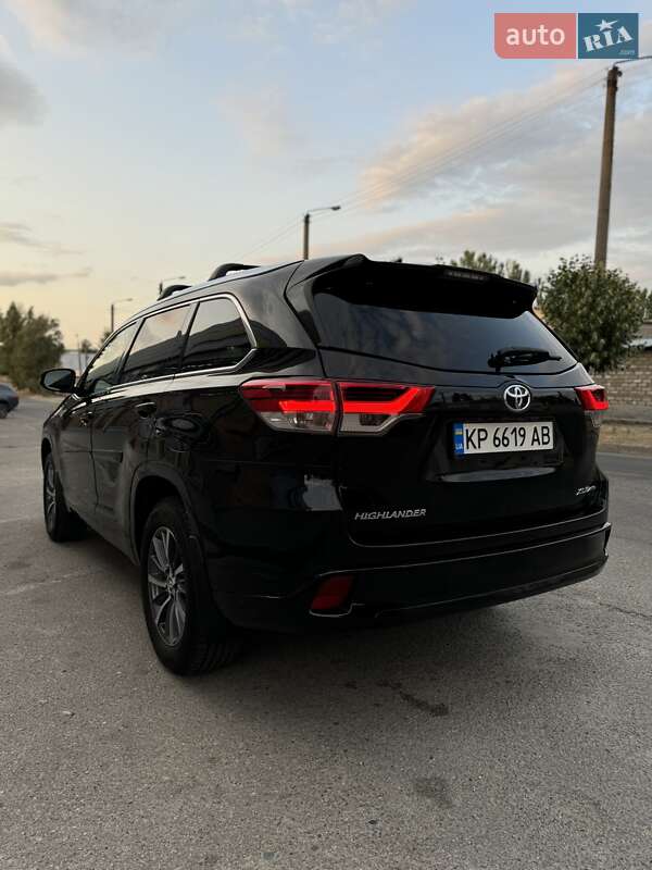 Позашляховик / Кросовер Toyota Highlander 2018 в Запоріжжі