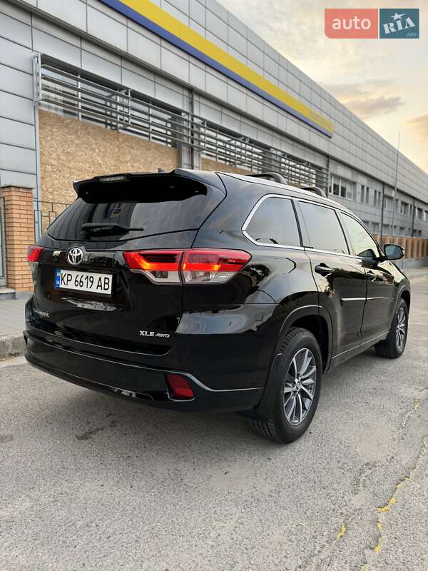 Позашляховик / Кросовер Toyota Highlander 2018 в Запоріжжі