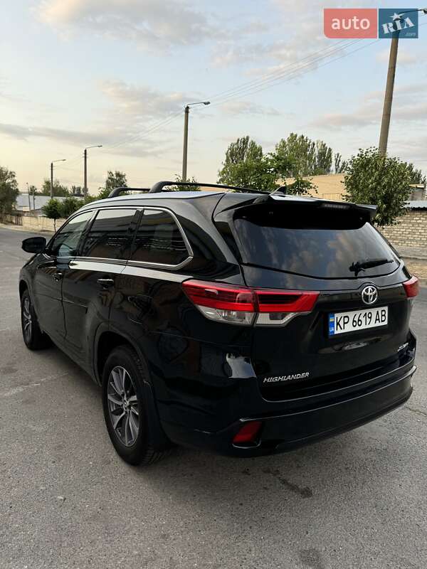 Позашляховик / Кросовер Toyota Highlander 2018 в Запоріжжі