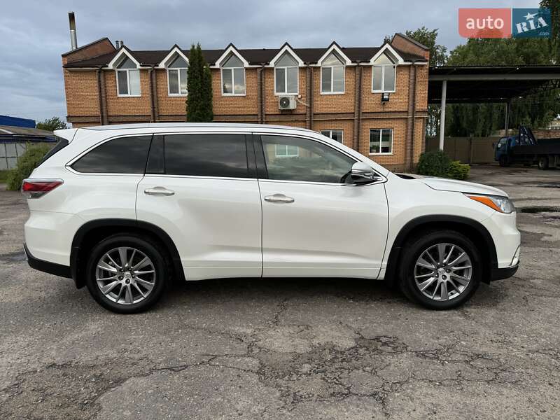 Внедорожник / Кроссовер Toyota Highlander 2015 в Сумах