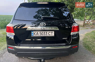 Позашляховик / Кросовер Toyota Highlander 2011 в 