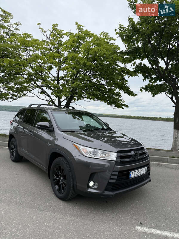 Toyota Highlander 2016