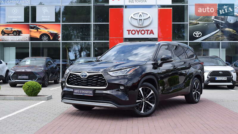 Внедорожник / Кроссовер Toyota Highlander 2021 в 