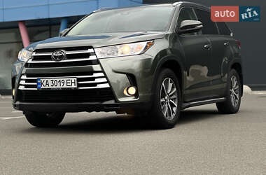 Внедорожник / Кроссовер Toyota Highlander 2019 в Киеве