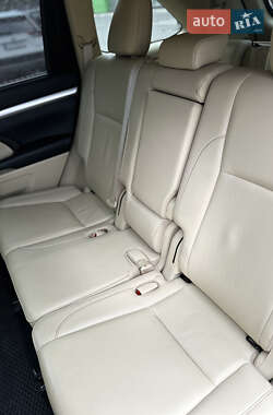 Позашляховик / Кросовер Toyota Highlander 2019 в 