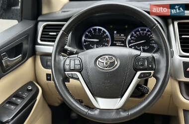Позашляховик / Кросовер Toyota Highlander 2019 в 