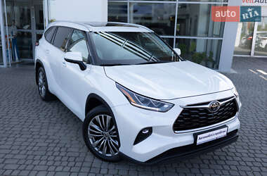 Внедорожник / Кроссовер Toyota Highlander 2022 в 