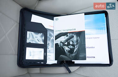 Внедорожник / Кроссовер Toyota Highlander 2022 в 