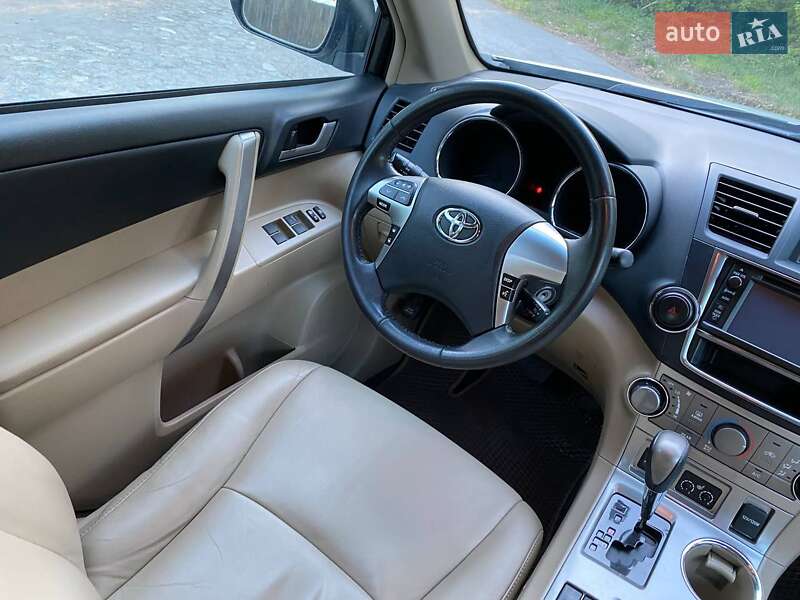 Позашляховик / Кросовер Toyota Highlander 2013 в Вінниці