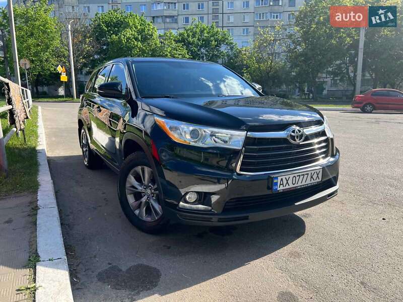 Внедорожник / Кроссовер Toyota Highlander 2015 в Харькове