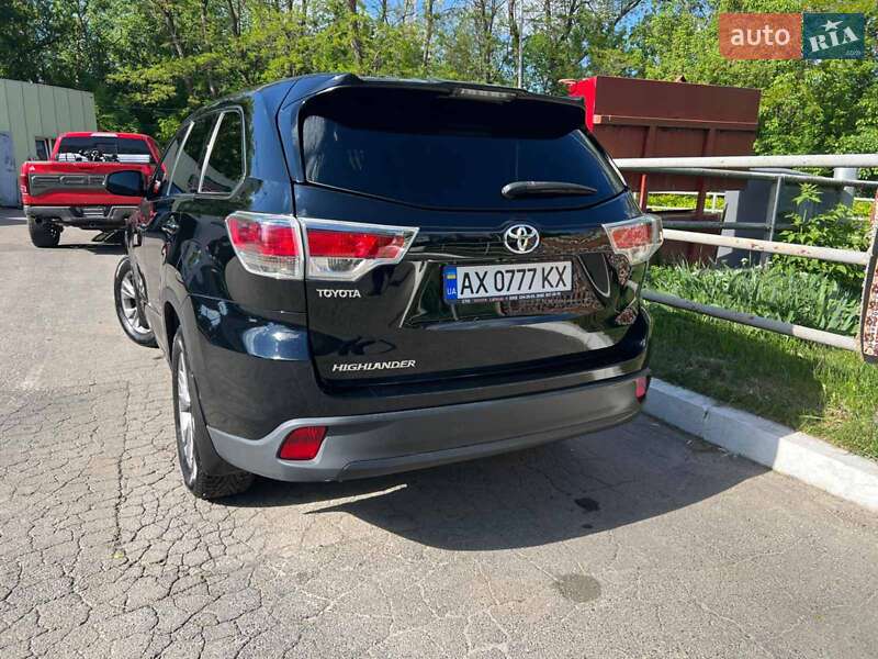 Внедорожник / Кроссовер Toyota Highlander 2015 в Харькове