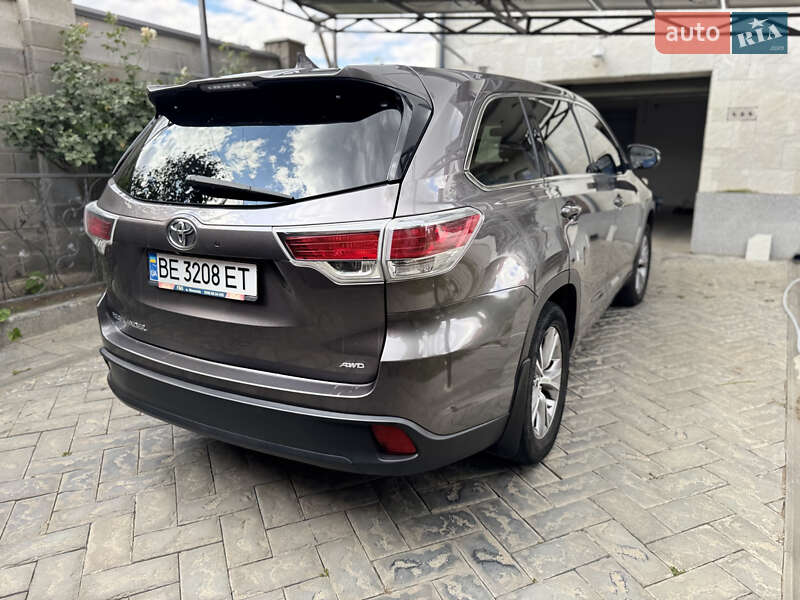 Toyota Highlander 2016