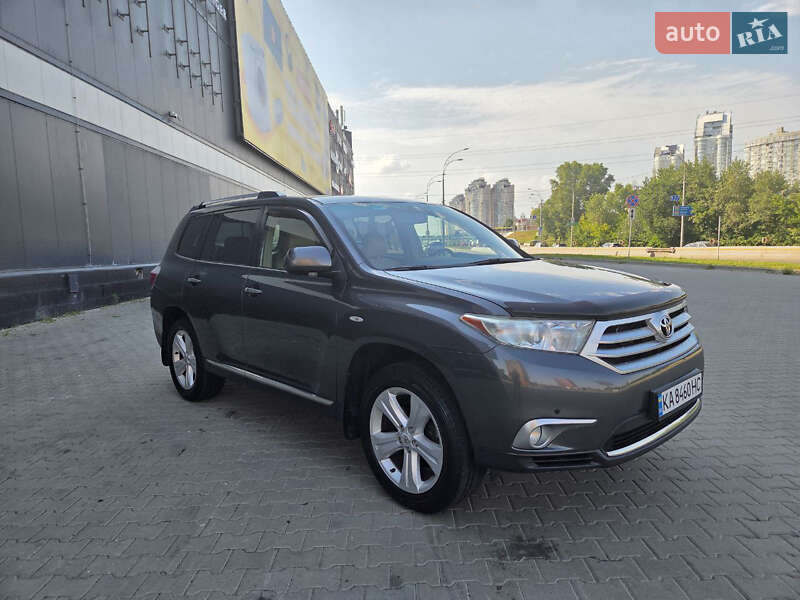 Позашляховик / Кросовер Toyota Highlander 2012 в Вишгороді