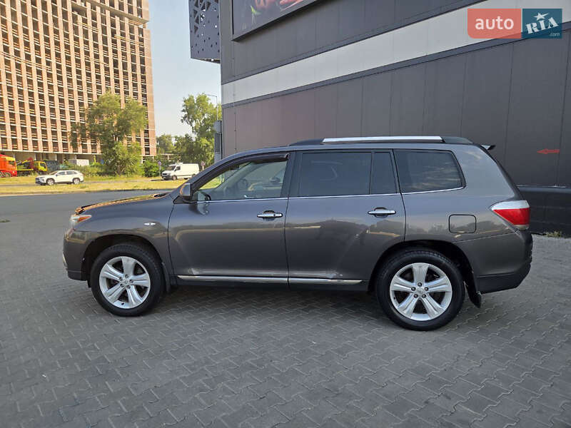 Позашляховик / Кросовер Toyota Highlander 2012 в Вишгороді