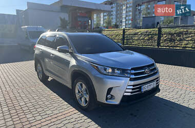 Позашляховик / Кросовер Toyota Highlander 2017 в Тернополі