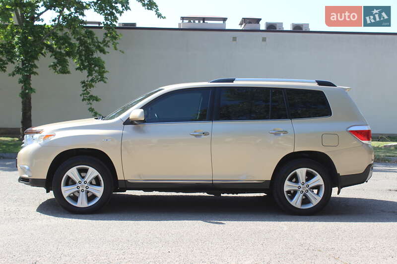 Внедорожник / Кроссовер Toyota Highlander 2011 в Днепре