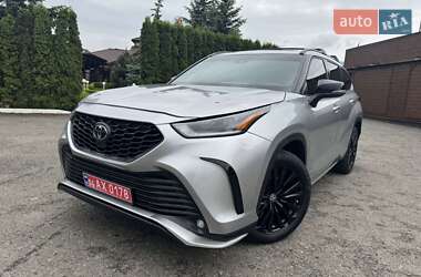 Позашляховик / Кросовер Toyota Highlander 2023 в 