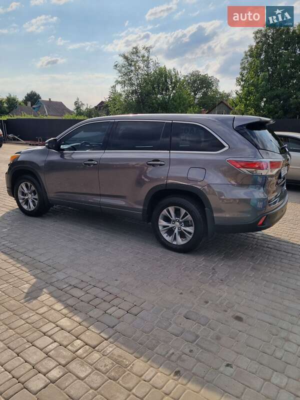 Позашляховик / Кросовер Toyota Highlander 2014 в Апостоловому