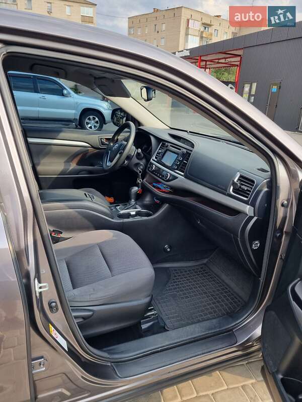 Позашляховик / Кросовер Toyota Highlander 2014 в Апостоловому