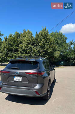 Внедорожник / Кроссовер Toyota Highlander 2020 в 