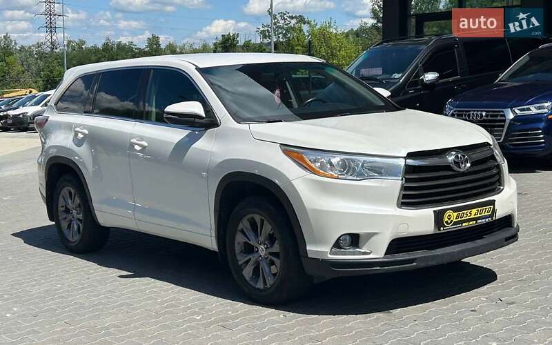Внедорожник / Кроссовер Toyota Highlander 2015 в Черновцах