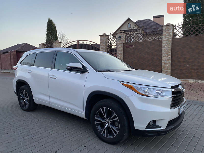Позашляховик / Кросовер Toyota Highlander 2016 в Хмельницькому
