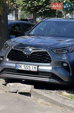 Внедорожник / Кроссовер Toyota Highlander 2020 в Ровно